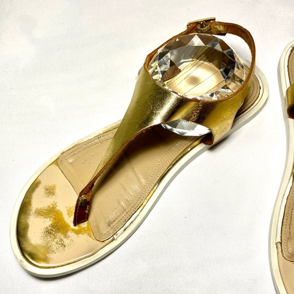 BCBGMAXAZRIA Leather Gold Sandals made in Italy - Picture 5 of 9